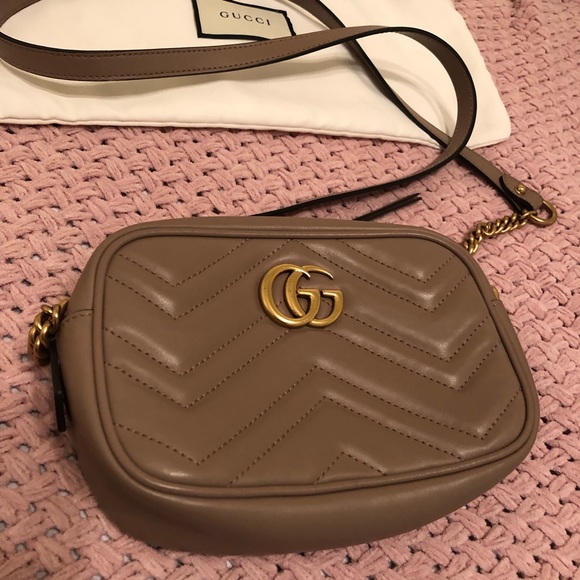 gucci nude camera bag